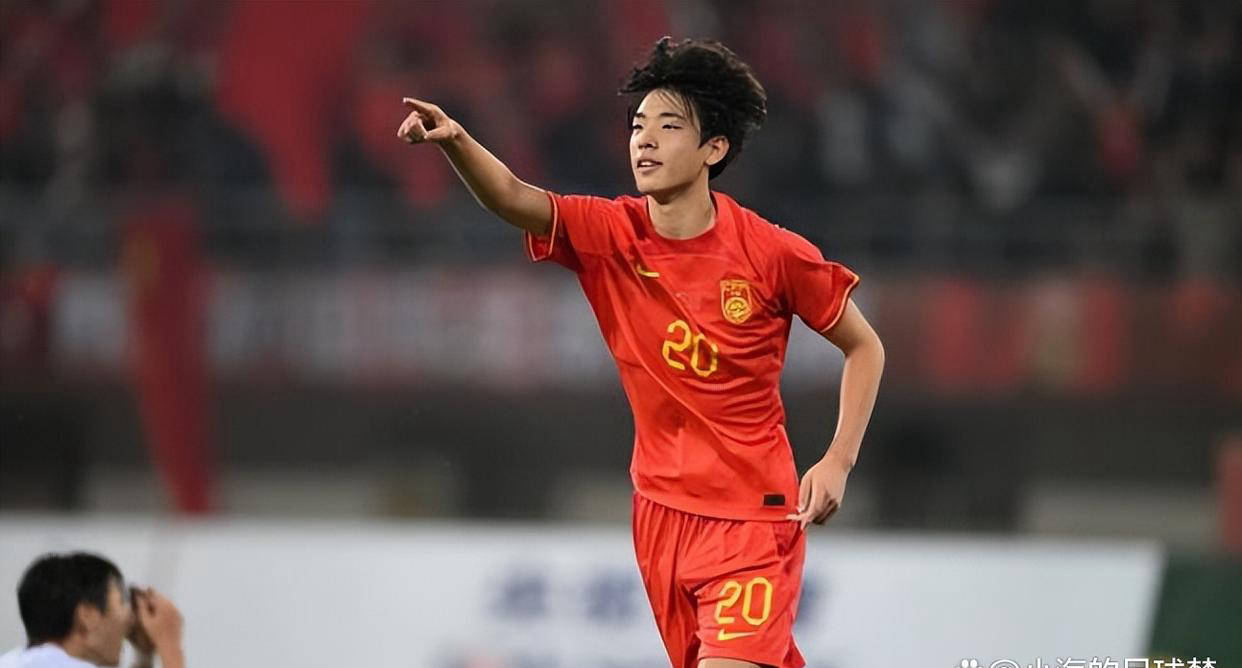 好消息！20岁中锋朱鹏宇即将转会德甲沙尔克04，转会费高达900万欧